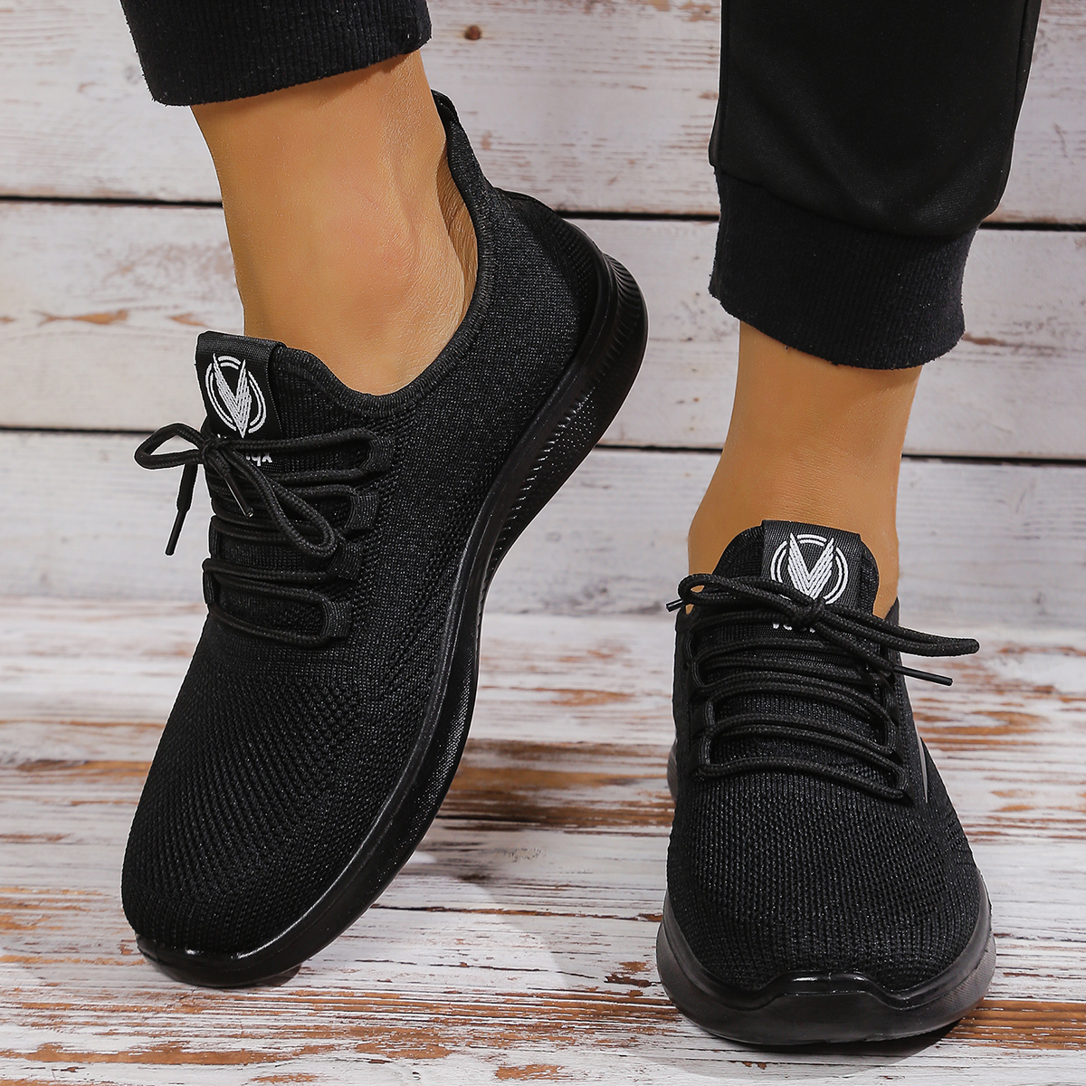 Men Shoes Models - Knitted men's shoes are comfortable and